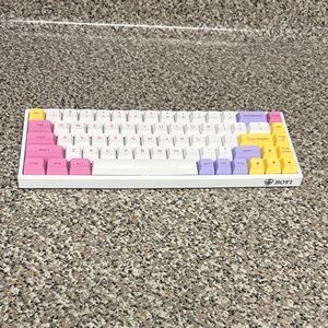 BOYI White Mechanical Keyboard with Pastel Pink, Purple & Yellow Keycaps